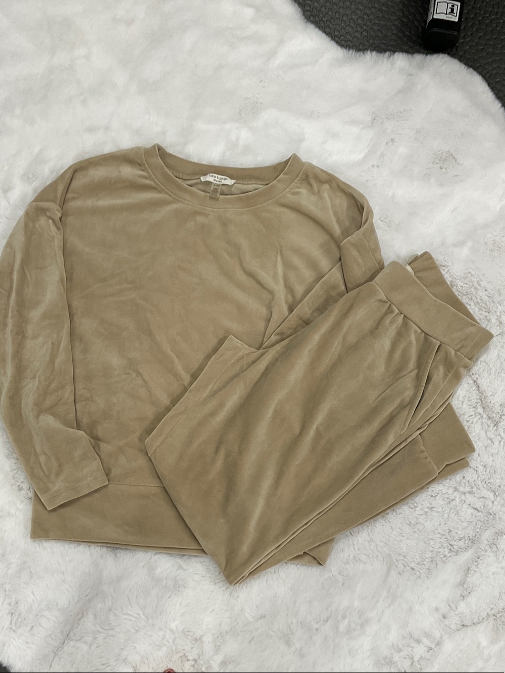 Cable & Gauge Tan Velour Joggers & Sweatshirt Set